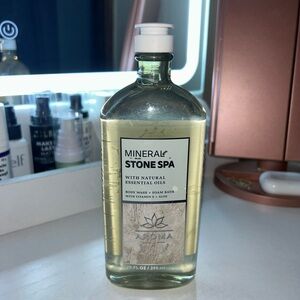 Bath & Body Works Mineral Stone Spa Body Wash - Clear